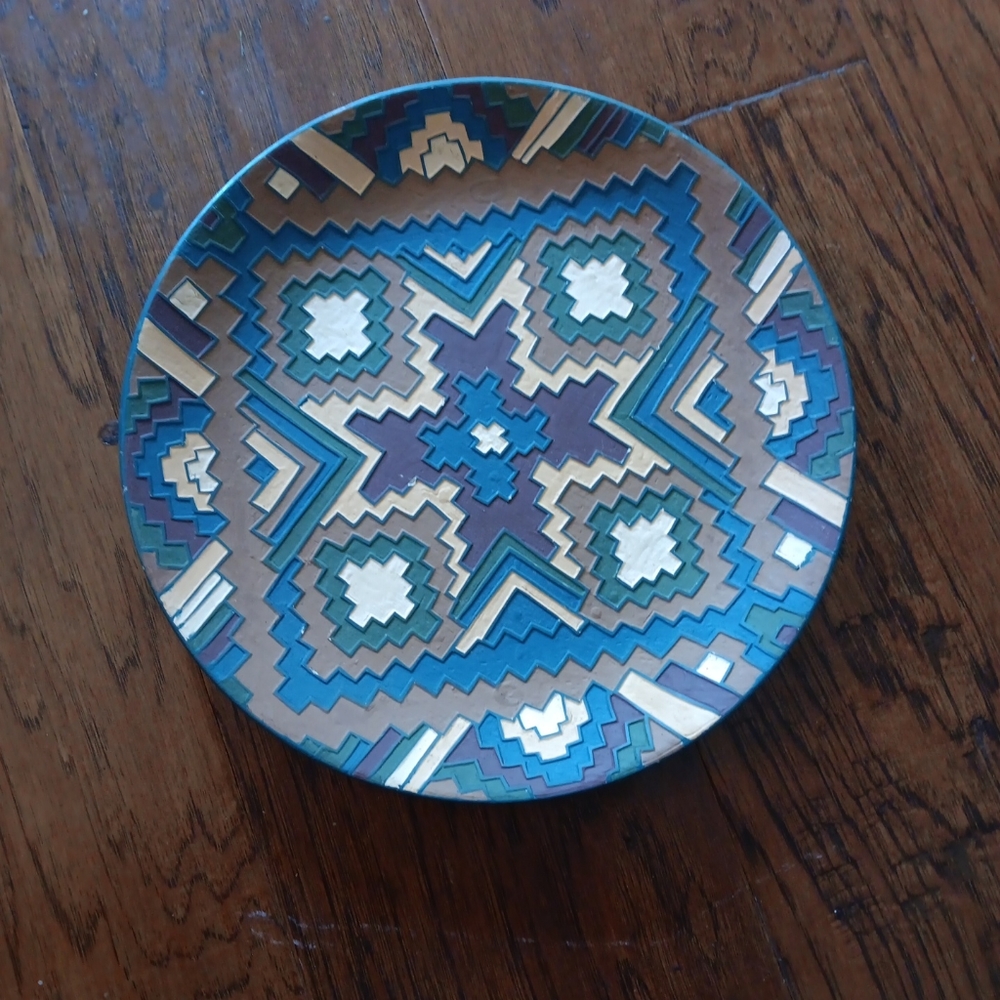 GORGEOUS Set of 3 TOYO Ceramic 11" Decorative Plates. - Picture 6 of 9